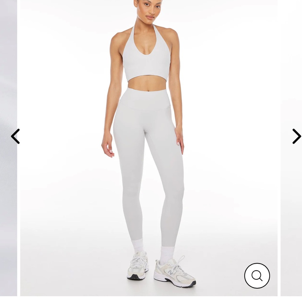 Crop shop boutique freedom scrunch leggings size medium - brand new